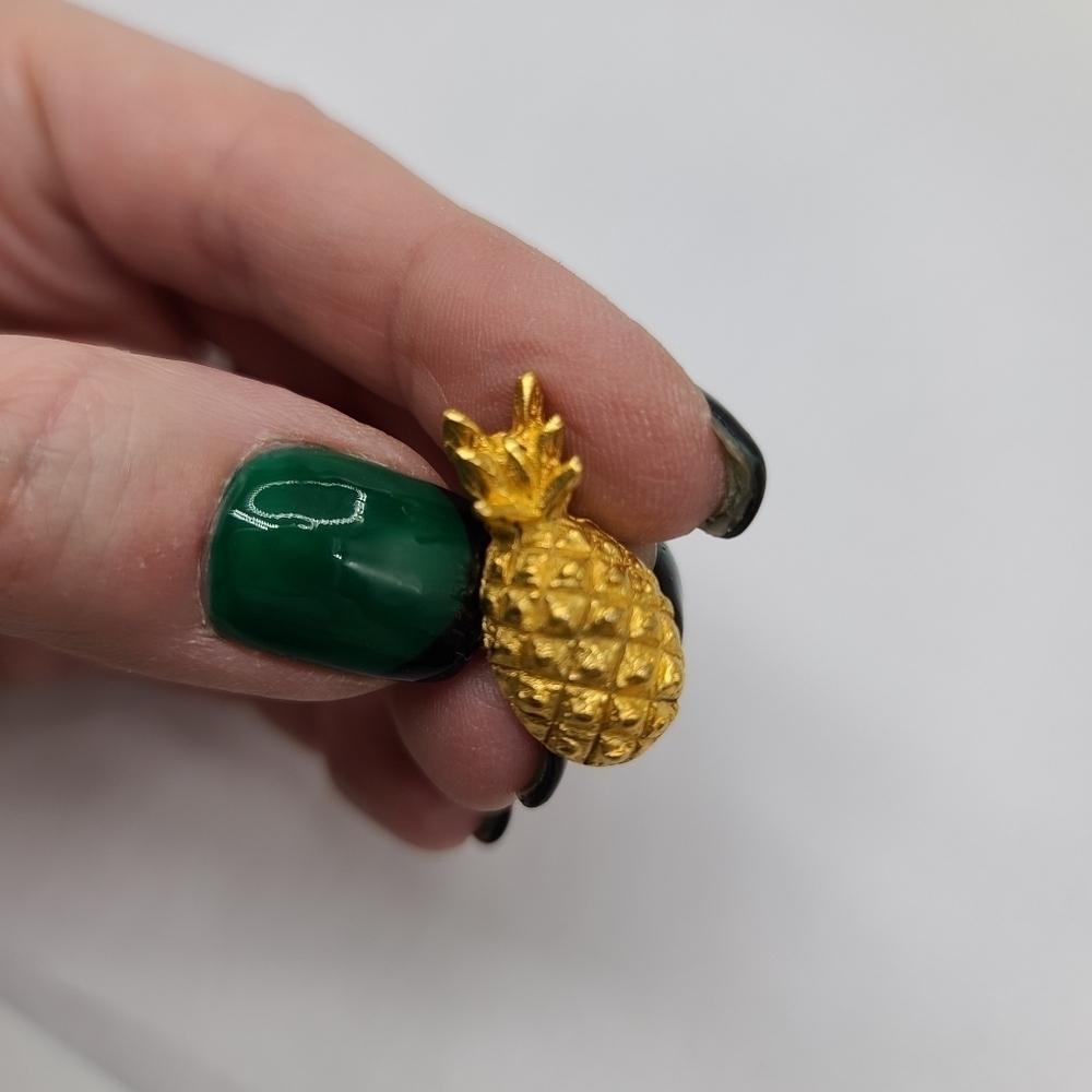 Pineapple Gold Tone Pin